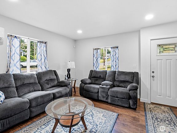4th image of 428 Bellevue Avenue