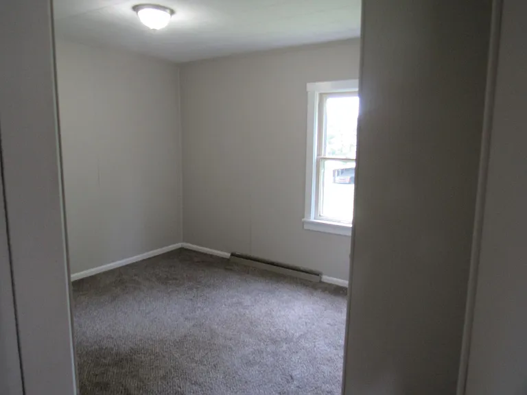 180 Columbine Ave — Photo 8