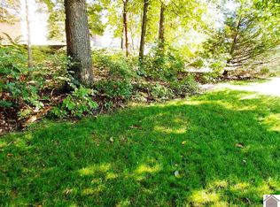 165 Lake Pointe Dr, Paducah, KY 42003