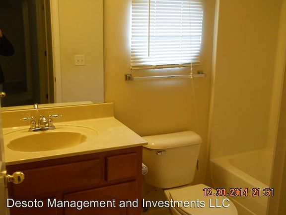 2nd image of 1537 Madison Cv W