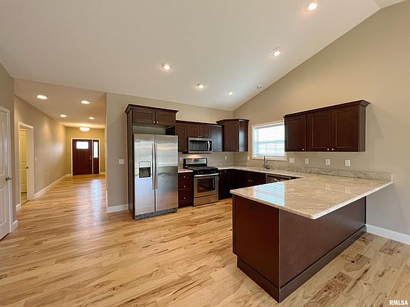 4th image of 7605 Walnut Bend Dr #24