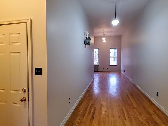 3rd image of 154 N 9th St Penthouse A