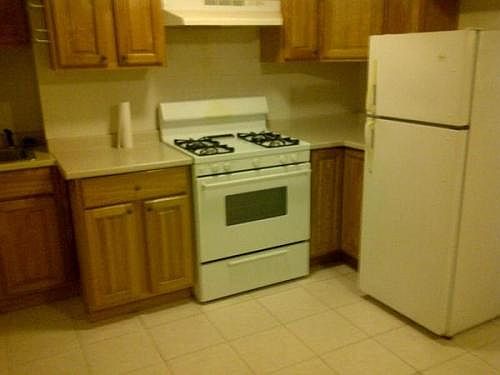 2nd image of 413 Decatur St