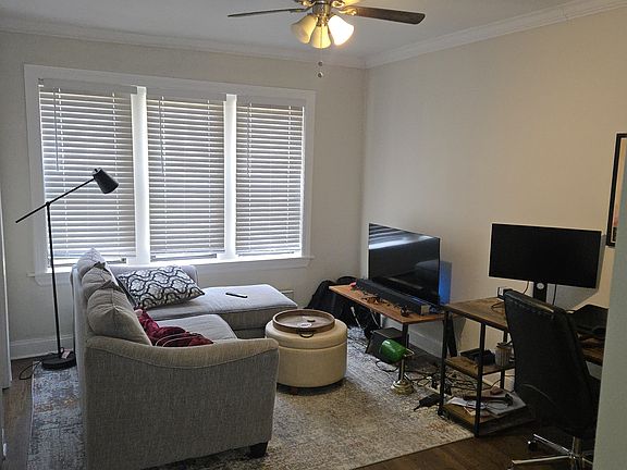 2nd image of 3819 N Greenview Ave APT 3s