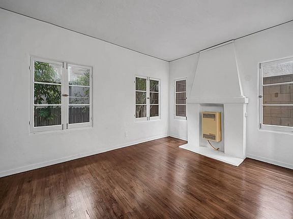 3rd image of 132 S Swall Dr #3