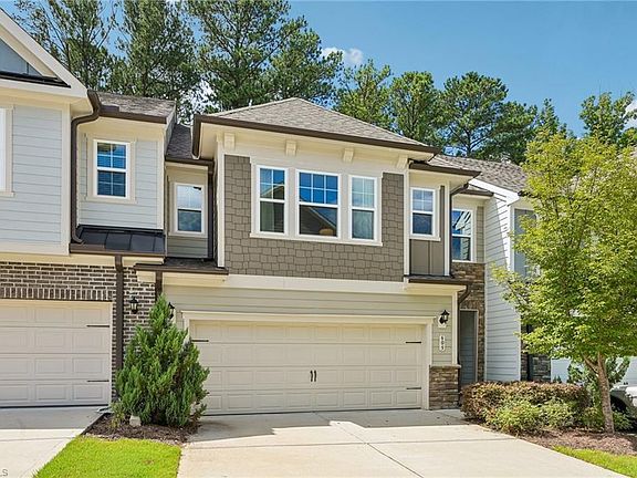 3rd image of 605 Newlyn Dr