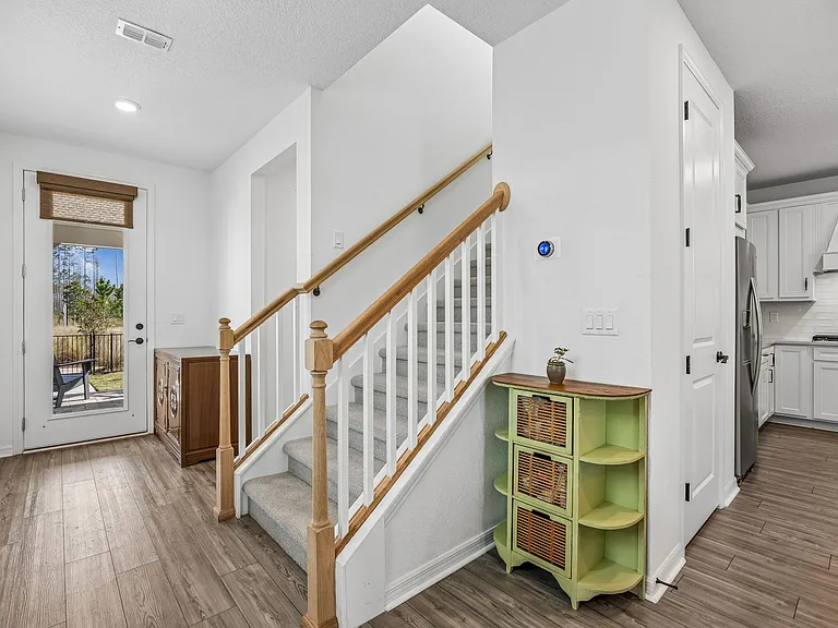 236 Hawthorn Park Cir — Photo 4