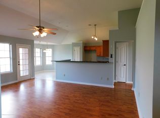 7466 Lee Ann Dr, Horn Lake, MS 38637