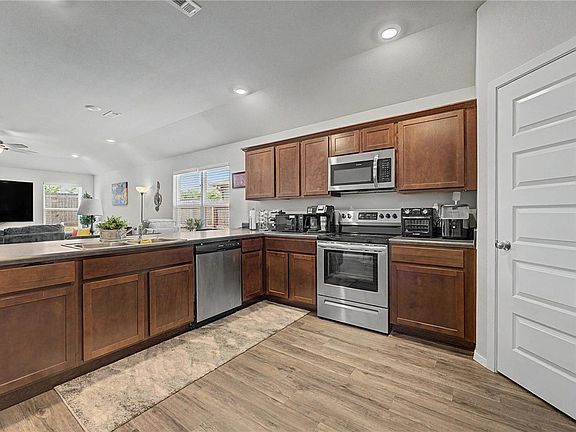 4th image of 3618 S 3rd St