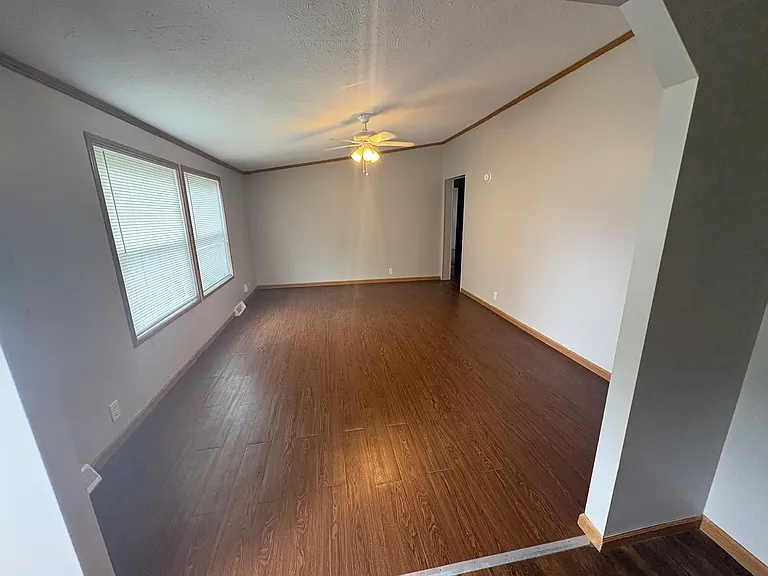 8320 Feather Holw — Photo 3