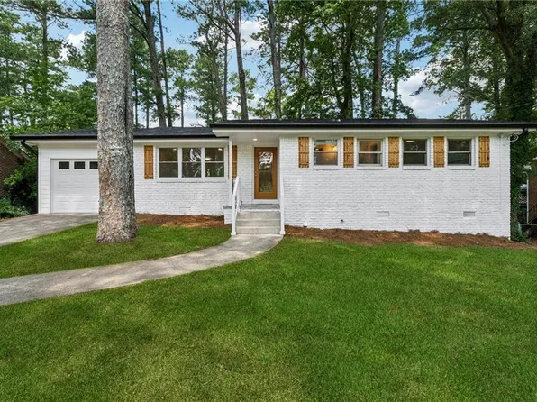 4006 Maxey Hill Dr, Stone Mountain, GA 30083