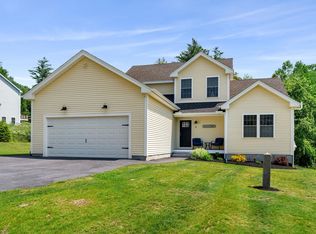 31 Carriage Hill Rd, Wilton, NH 03086
