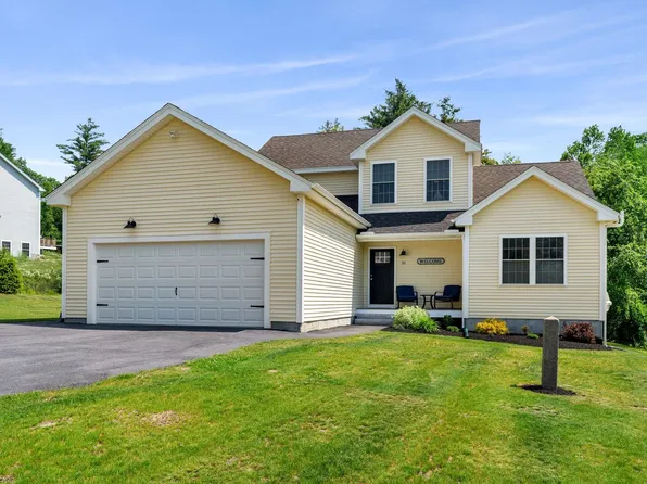 31 Carriage Hill Road, Wilton, NH 03086