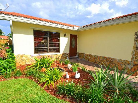 3rd image of 2735 NW 92nd Ave