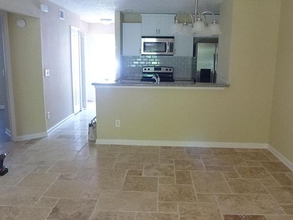 Mandarin%20Glen%20condo%20019