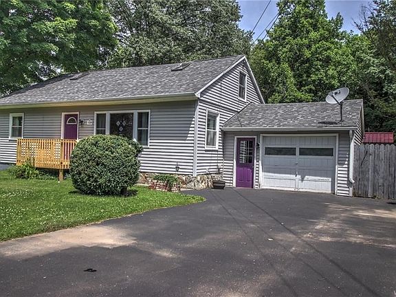 2nd image of 11068 Fairview Dr