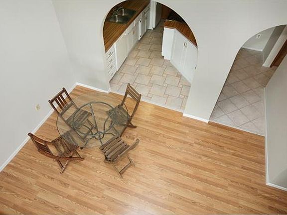5th image of 350 Oakwood Dr APT 22