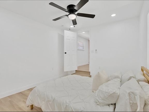 3rd image of 4148 Fairfield Ave S #2