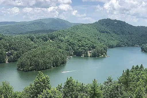 Lake Glenville, 10 min away