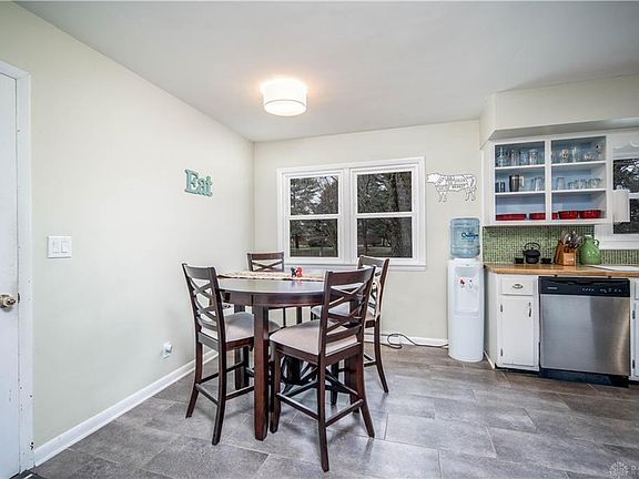 5th image of 2743 Anita Dr