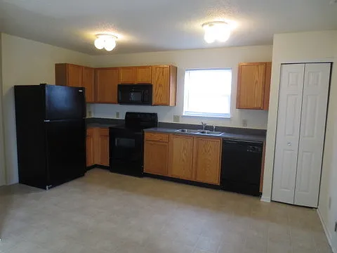6805 Everbloom Ln — Photo 2