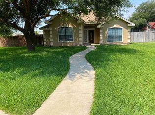 813 Sunnyvale Pl, Uvalde, TX 78801