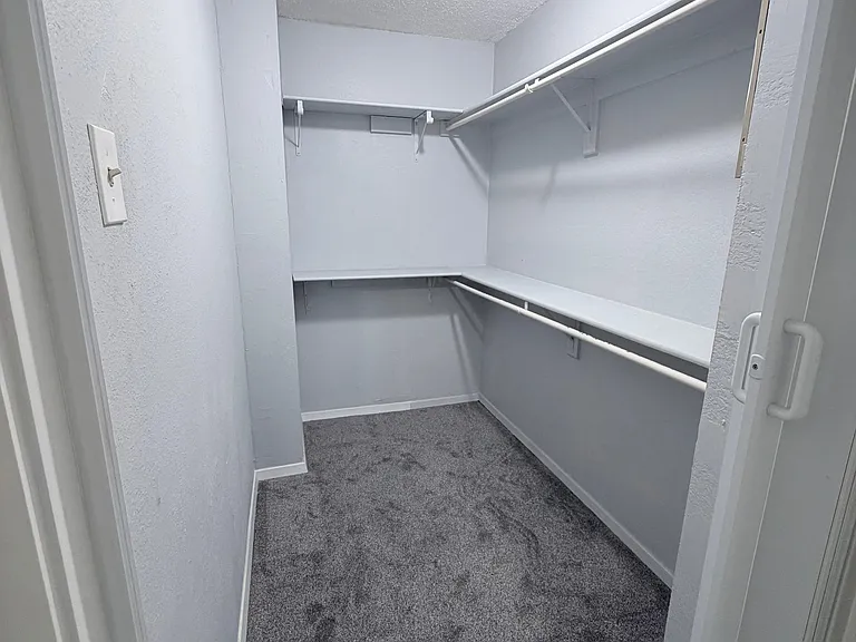 Walking closet ' Master Bedroom'