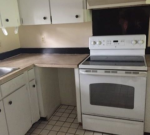 2nd image of 723 Longfellow Blvd