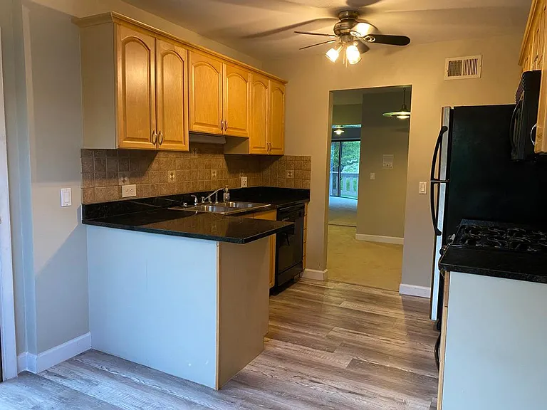 275 Kings Mill Ct #D2 — Photo 6