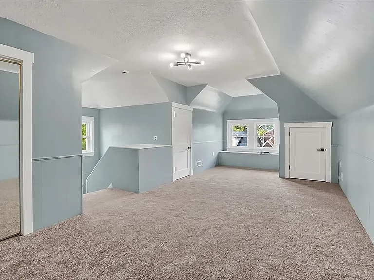 512 Marion Ave — Photo 12