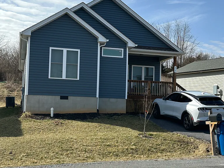 30 Triple Crown Dr — Photo 1