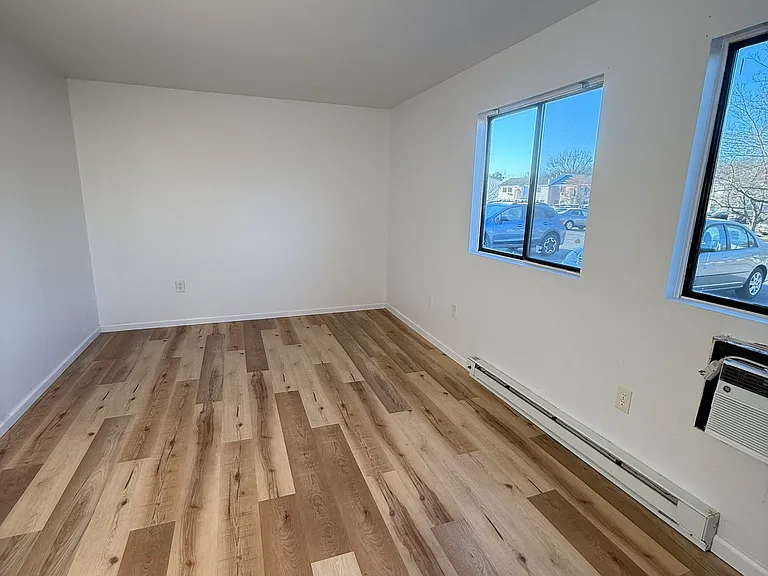 3 Scarborough Ln #B — Photo 3