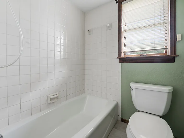 315 E Fairway Ln — Photo 16