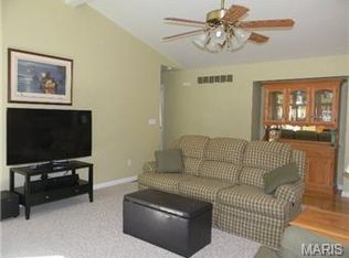 404 Lighthouse Ct, Villa Ridge, MO 63089