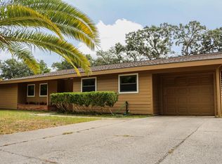 706 E Inez St, Beeville, TX 78102