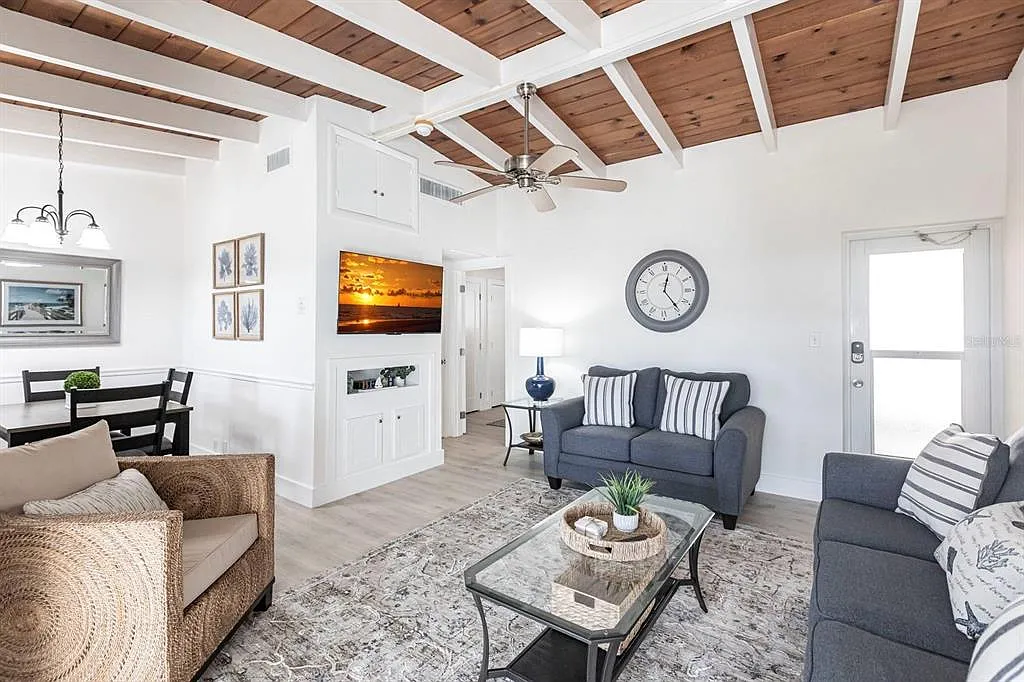 1 bed, 1.0 bath, 600 sqft, $5,370 — Photo 3