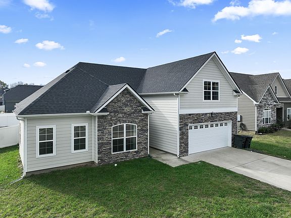 3rd image of 305 Bountiful Dr N