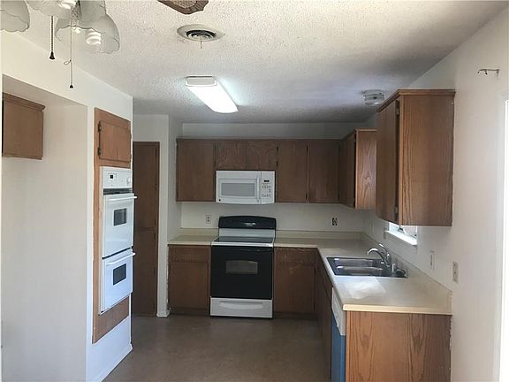 4th image of 2304 S 17th St