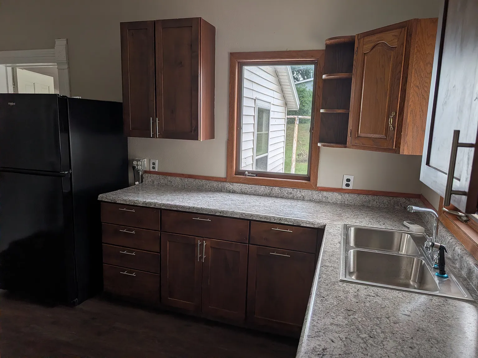 3 bed, 1500 sqft, $1,000 — Photo 3