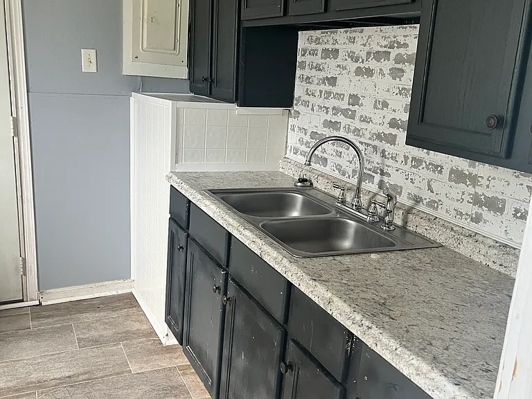 718 Reeder St — Photo 5