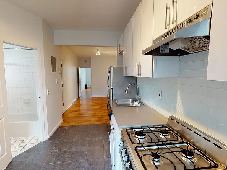 792 Metropolitan Ave #1L — Photo 5