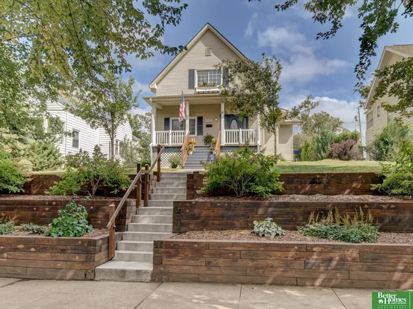 1123 S 33rd St, Omaha, NE 68105
