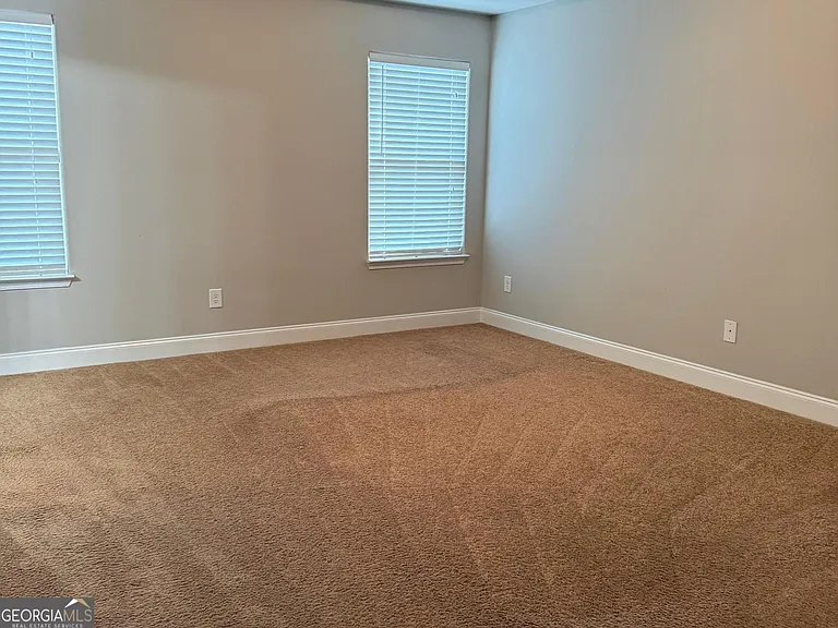125 Leland Ln — Photo 22