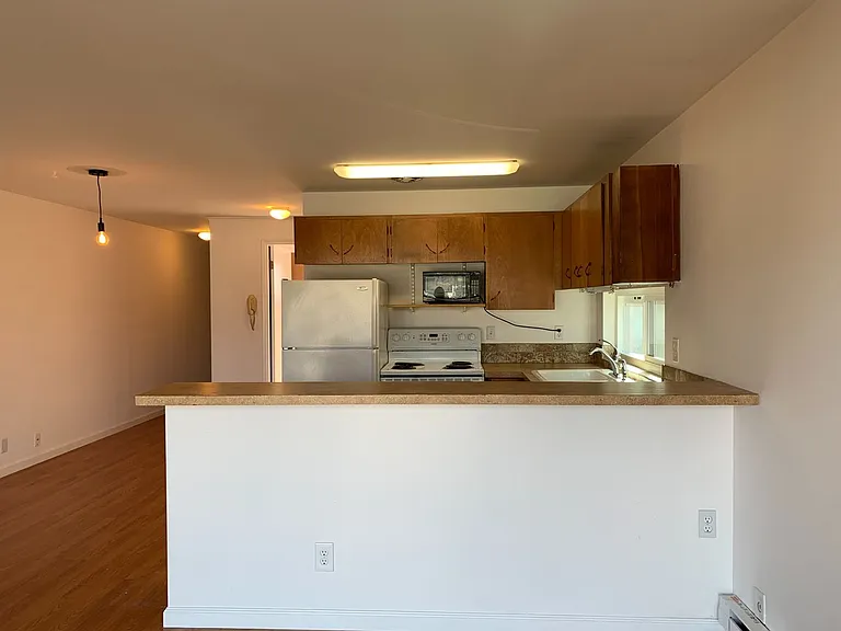 2214 Yale Ave E — Photo 22