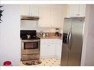 3rd image of 2540 Clairemont Dr Unit 304