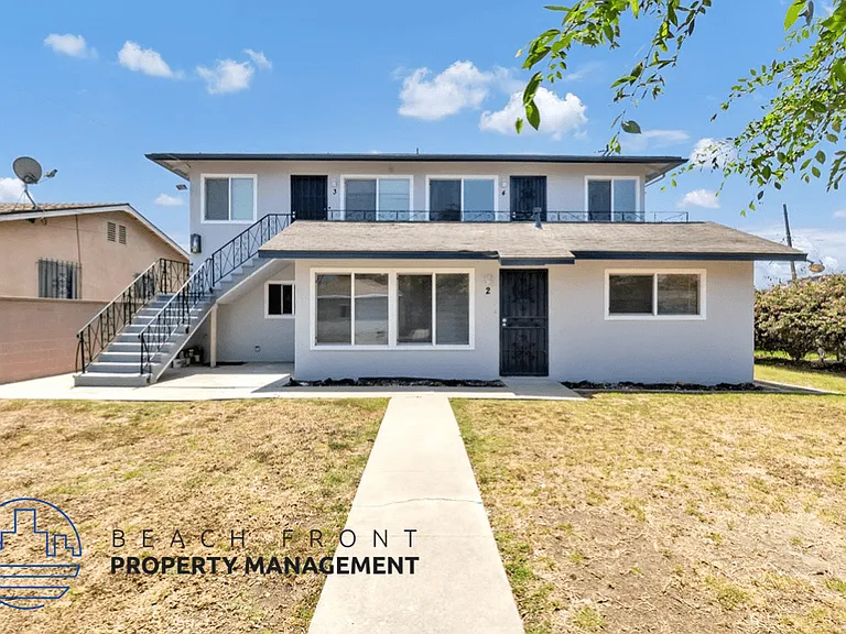 318 E Hazel St — Photo 9