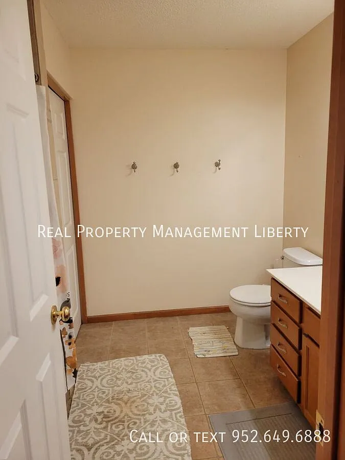 Beautiful 4-Bedroom Home in Quiet Elko New Market Neighborhood — Photo 4