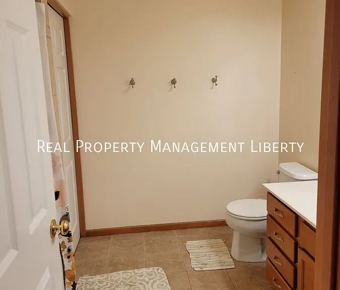10415 Ponds Way — Photo 4