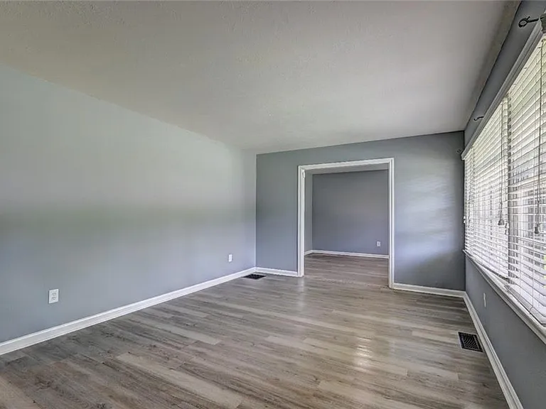 970 Oglethorpe Ave — Photo 7