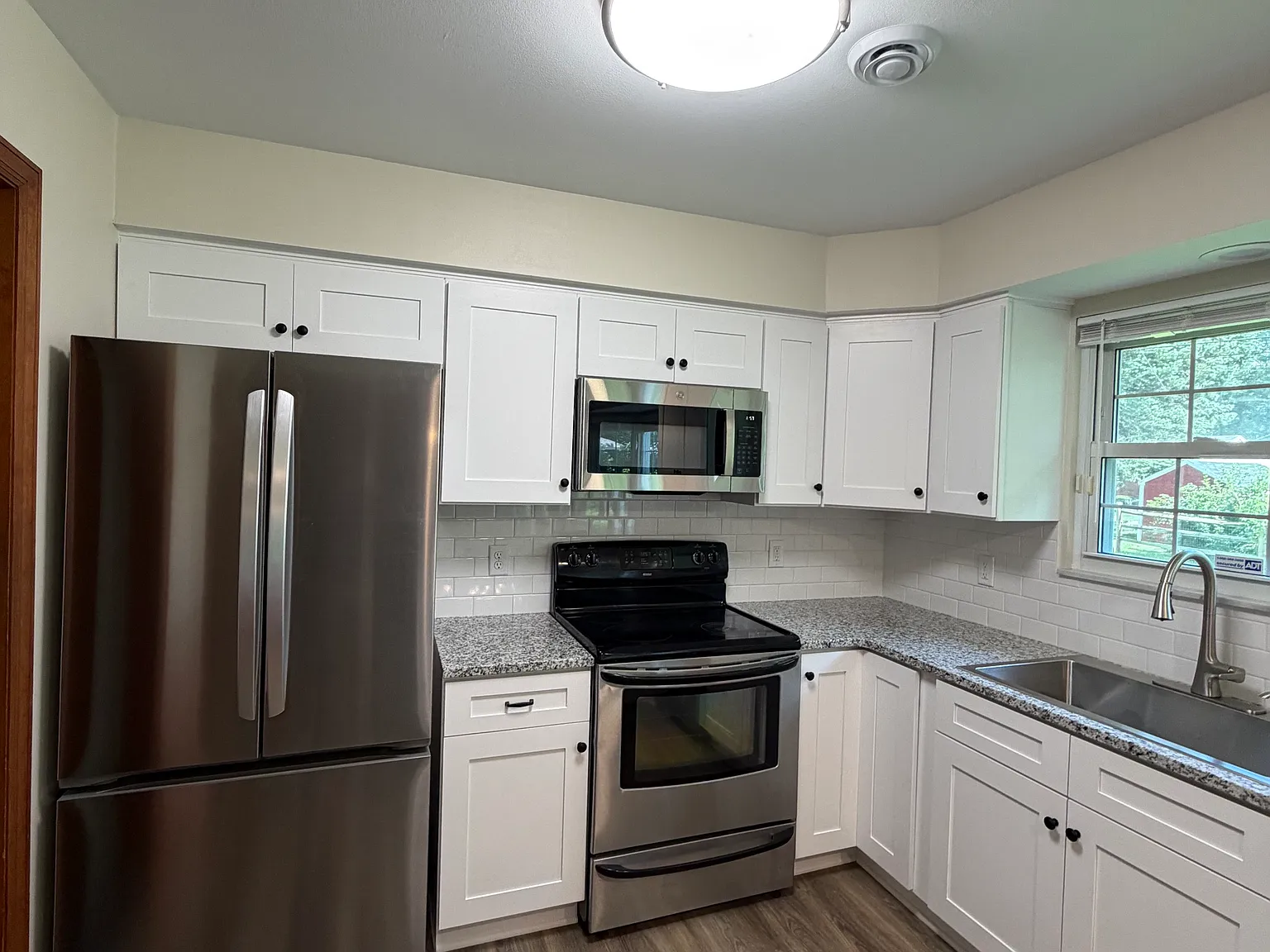3 bed, 1594 sqft, $2,475 — Photo 2